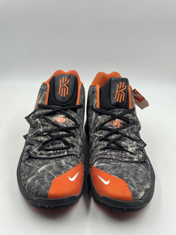 NIKE KYRIE 5 SP - Image 2