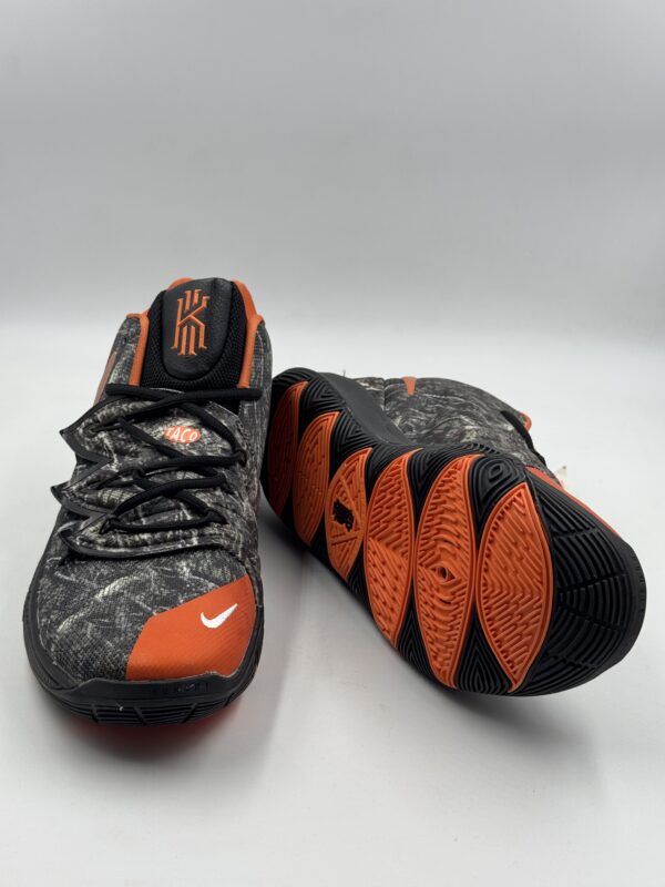 NIKE KYRIE 5 SP - Image 4