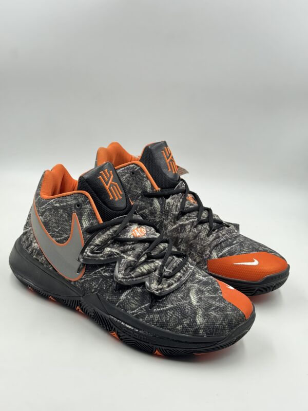 NIKE KYRIE 5 SP - Image 3