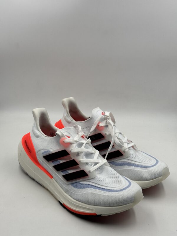 ADIDAS ULTRABOOST LIGHT - Image 3