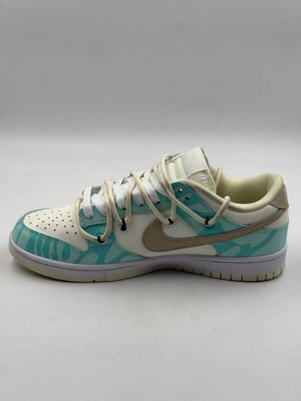 Nike SB Dunk Low ‘Beige Mint Coconut Tree’